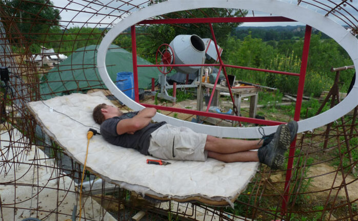 photo stagiaire Maximus dans le lit repos