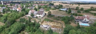 vue drone de la maison bulle de Montgivray