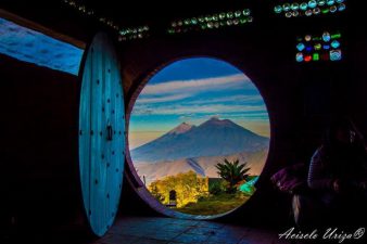 photo porte hobbitenango, Guatemala, vue sur le paysage, coucher de soleil
