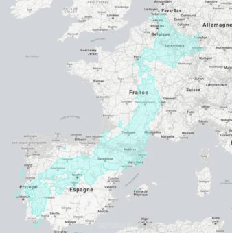 image superposition des pays France et Japon. Le Japon a 2 fois plus d'habitants que la France mais occupe deux tiers de sa surface