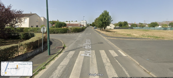 présentation d'un terrain à vendre à La Châtre, mais qui fait face à des maisons et à une cité HLM, donc pas top pour des Airbnb, mais intéressant pour un investisseur